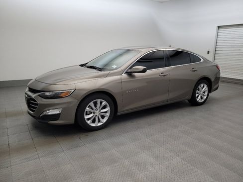Used 2020 Chevrolet Malibu LT FWD image 2