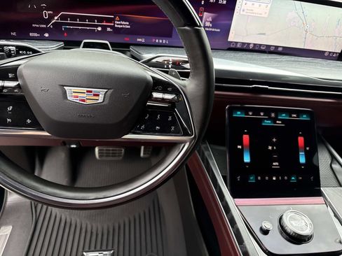 Certified 2025 Cadillac Escalade Sport w/ Touring Package AWD/4WD image 32