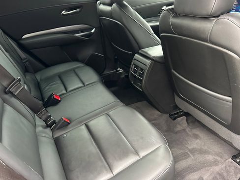 Used 2024 Cadillac XT4 Premium Luxury image 19