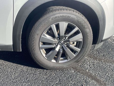 Used 2025 Nissan Pathfinder SV AWD/4WD image 3