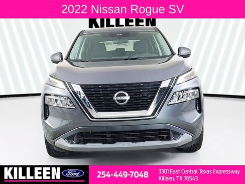 Used 2022 Nissan Rogue SV FWD image 2