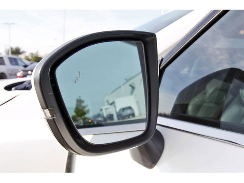 Used 2024 Nissan Pathfinder SL w/ SL Premium Package image 11