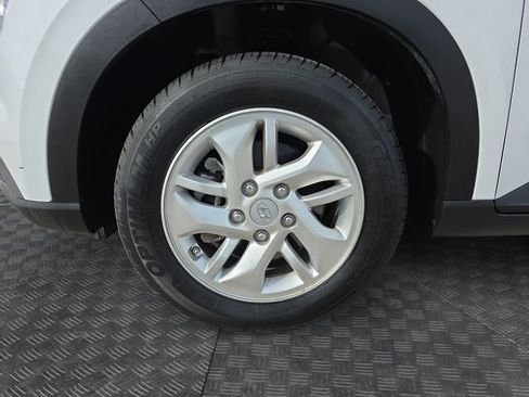 Used 2021 Hyundai Venue SE image 33