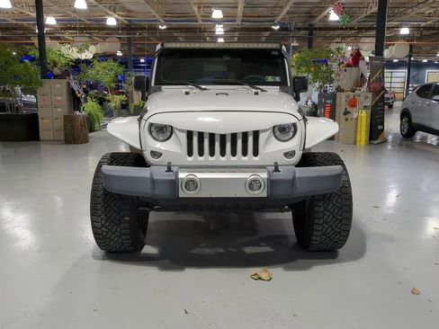 Used 2017 Jeep Wrangler Unlimited Sahara w/ Connectivity Group image 3