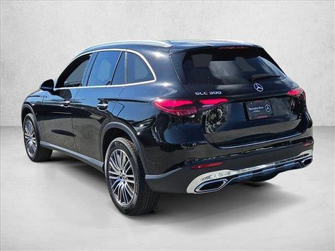 Used 2025 Mercedes-Benz GLC 300 image 8