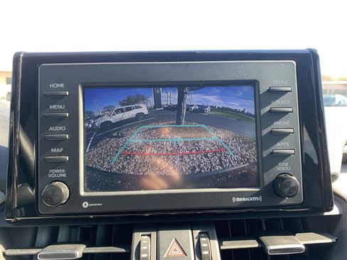 Used 2022 Toyota RAV4 XLE Premium image 25