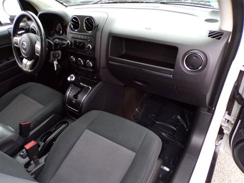 Used 2013 Jeep Compass Latitude w/ Sun/Sound Group image 19