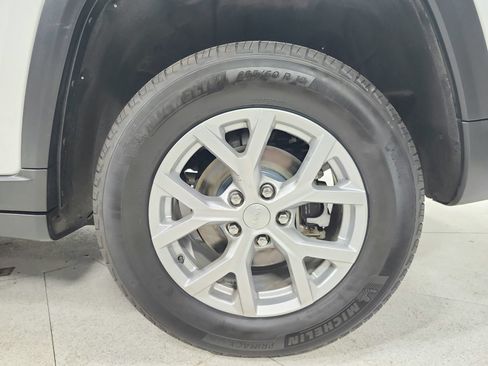 Used 2023 Jeep Grand Cherokee Limited AWD/4WD image 47