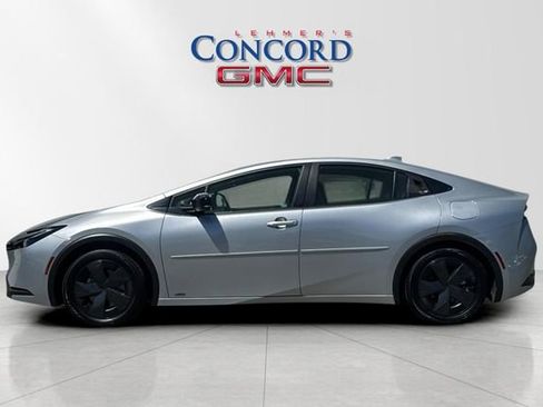 Used 2023 Toyota Prius LE AWD/4WD image 7