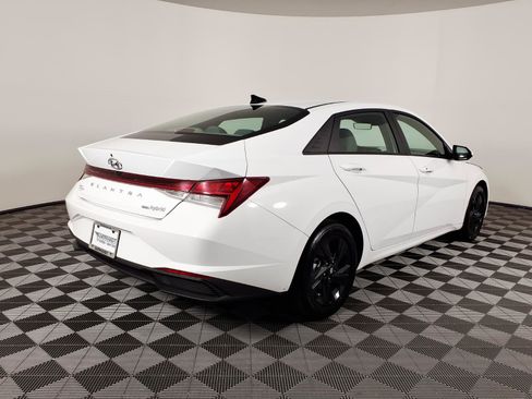Certified 2023 Hyundai Elantra Blue FWD image 4