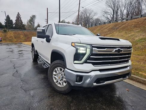 Used 2024 Chevrolet Silverado 2500 LTZ w/ LTZ Convenience Package image 3