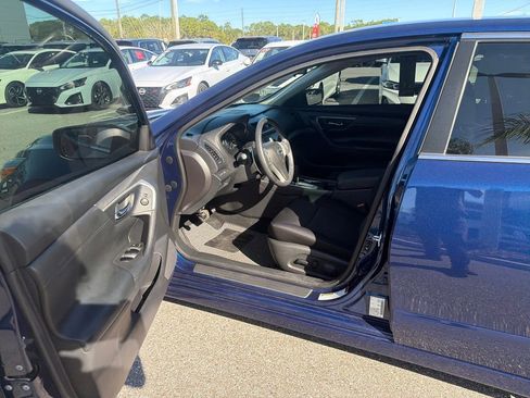 Used 2017 Nissan Altima 2.5 SR image 13
