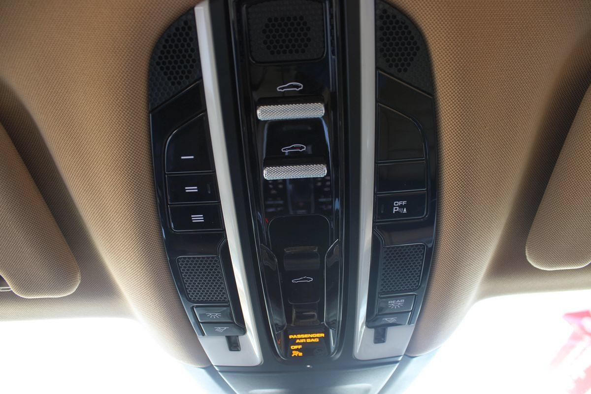 Used 2020 Porsche Panamera 4 E-Hybrid AWD/4WD image 43