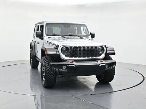 Used 2024 Jeep Wrangler Unlimited Rubicon AWD/4WD image 4