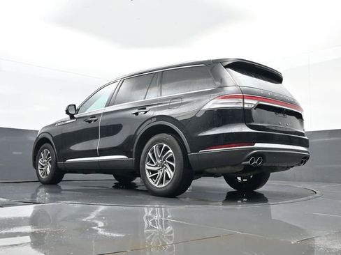 Used 2023 Lincoln Aviator AWD image 28