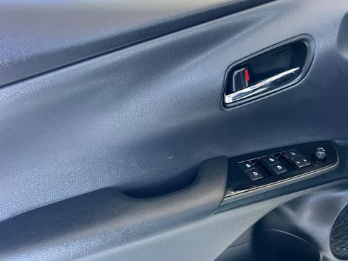 Used 2018 Toyota Prius Prime Premium FWD image 12