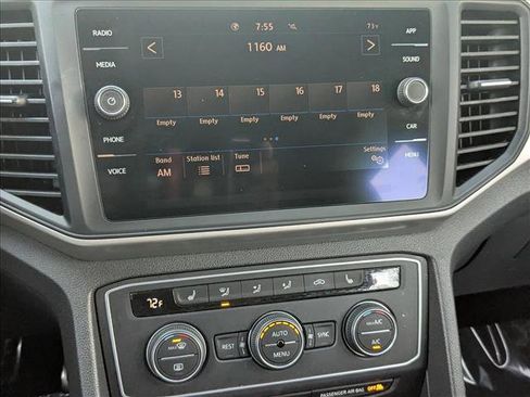 Used 2020 Volkswagen Atlas SE w/ Towing Package image 13