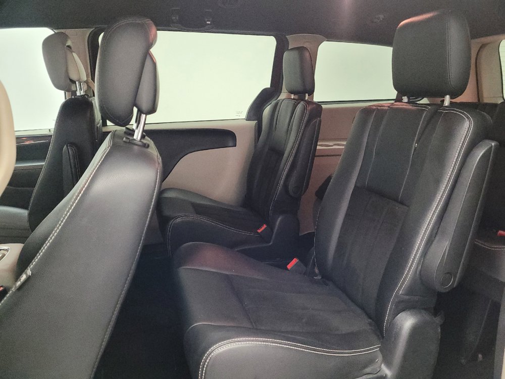 Used 2019 Dodge Grand Caravan SXT FWD image 18