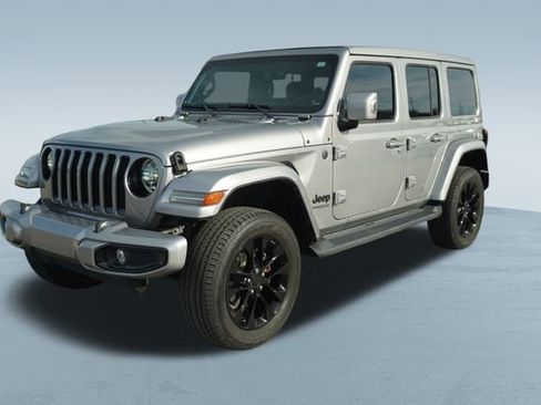 Used 2021 Jeep Wrangler Unlimited Sahara image 3