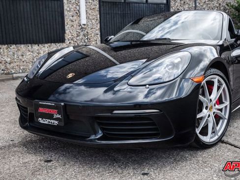 Used 2017 Porsche 718 Boxster S RWD image 24
