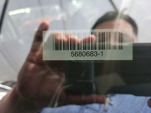 Used 2025 Volkswagen Taos SE image 8