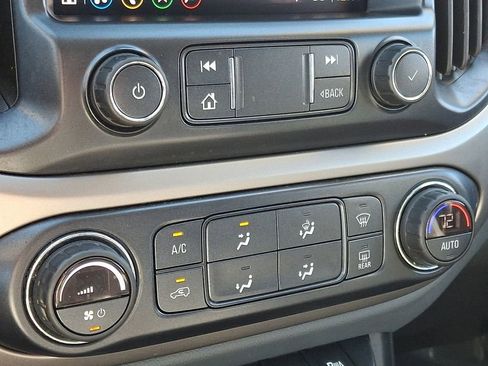 Used 2020 Chevrolet Colorado Z71 AWD/4WD image 16