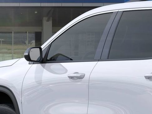 New 2027 Chevrolet Traverse LT w/ Driver Confidence Package FWD image 12