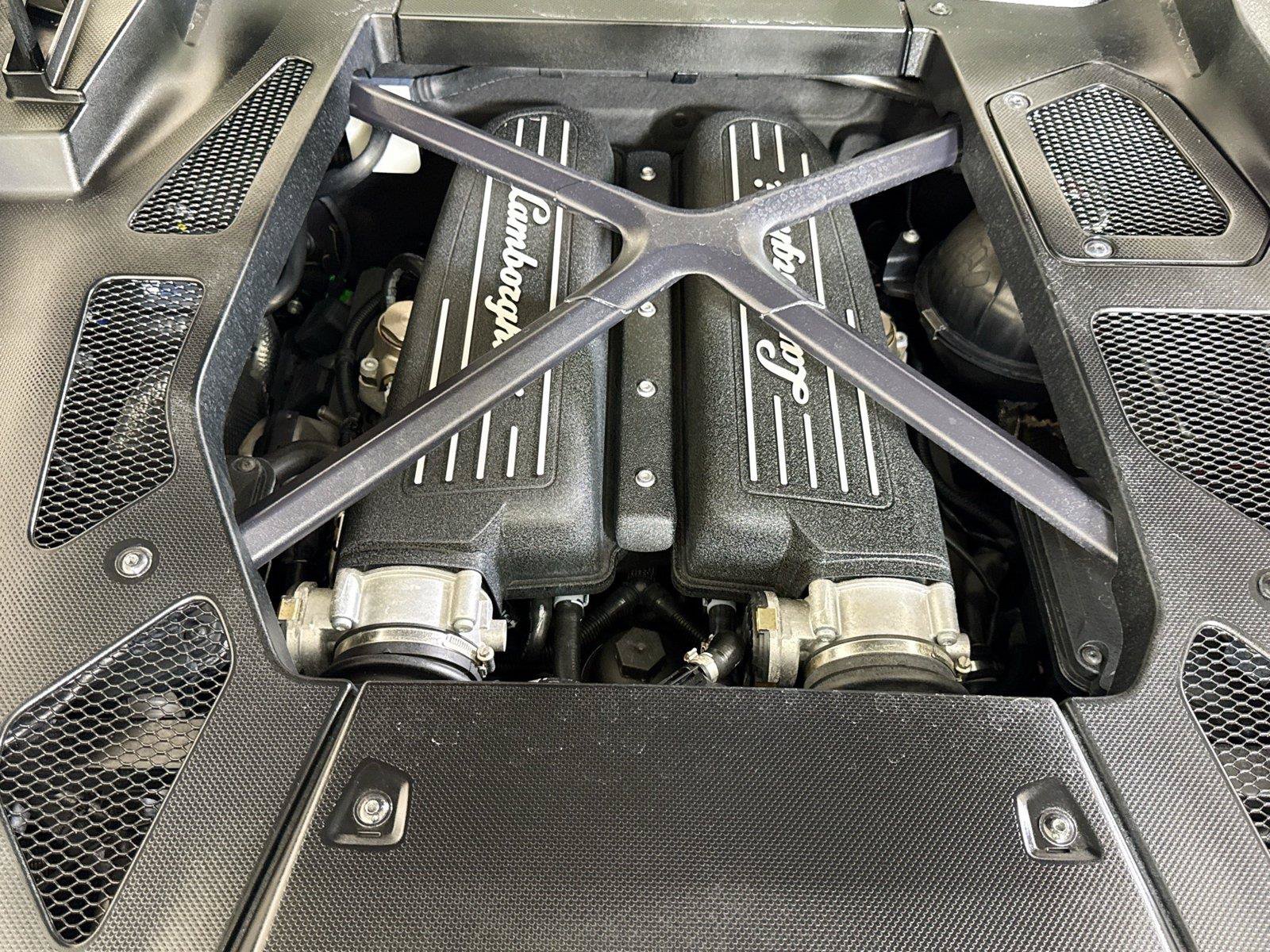 Used 2018 Lamborghini Huracan LP 580-2 RWD image 40