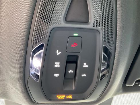 Used 2025 Audi Q5 Premium w/ Convenience Package image 33