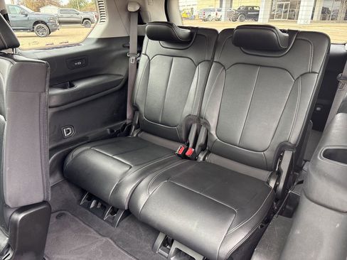 Used 2023 Jeep Grand Cherokee L Limited image 31