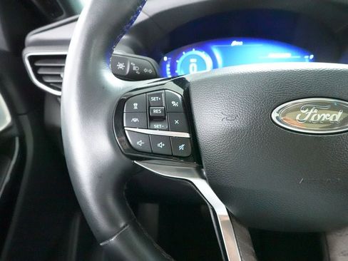 Certified 2023 Ford Explorer Platinum w/ Technology Package AWD/4WD image 13