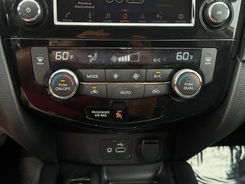 Used 2019 Nissan Rogue SV w/ Premium Package AWD/4WD image 28
