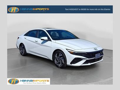 Used 2025 Hyundai Elantra Limited