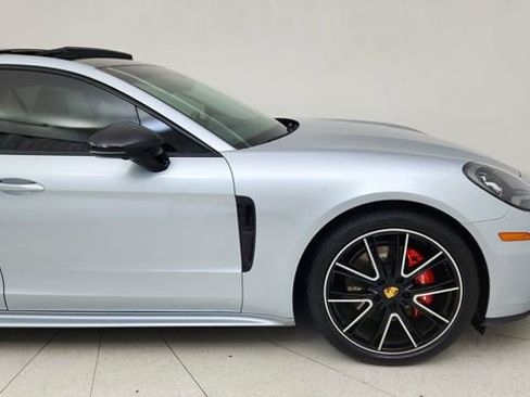 Used 2018 Porsche Panamera 4S image 7