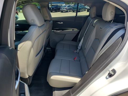 Used 2020 Cadillac XT4 Premium Luxury w/ Enhanced Visibility Package FWD image 17