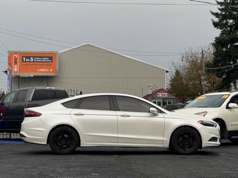 Used 2016 Ford Fusion SE image 20