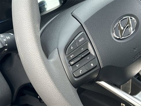 New 2026 Hyundai Venue SE image 22