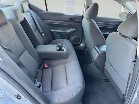 Used 2024 Nissan Altima 2.5 SV FWD image 25
