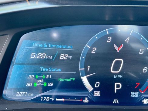 Used 2024 Chevrolet Corvette Stingray Premium Conv w/ Z51 Performance Package RWD image 21