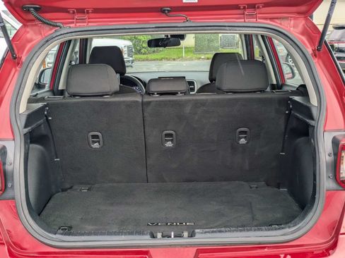 Used 2022 Hyundai Venue SE w/ Cargo Package FWD image 13