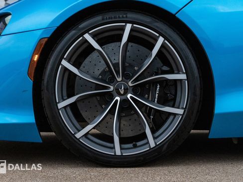 Used 2023 McLaren Artura image 8