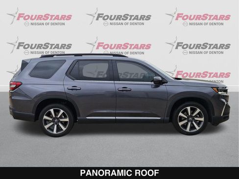 Used 2023 Honda Pilot Touring image 3