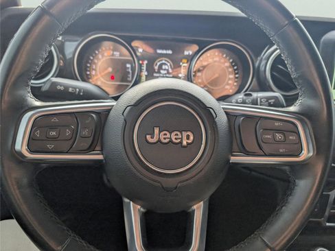 Used 2021 Jeep Wrangler Unlimited Sahara image 24