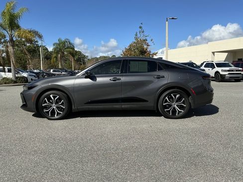 Used 2023 Toyota Crown XLE image 3