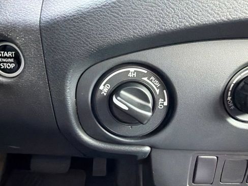 Used 2024 Nissan Frontier S AWD/4WD image 33