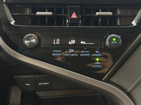 Used 2021 Toyota Camry SE w/ Convenience Package image 26