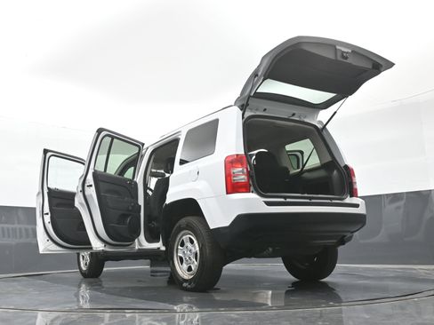 Used 2016 Jeep Patriot Sport AWD/4WD image 46