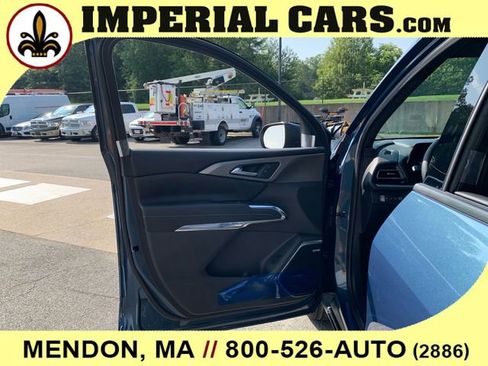 New 2026 Chevrolet Traverse LT w/ Enhanced Driving Package image 17