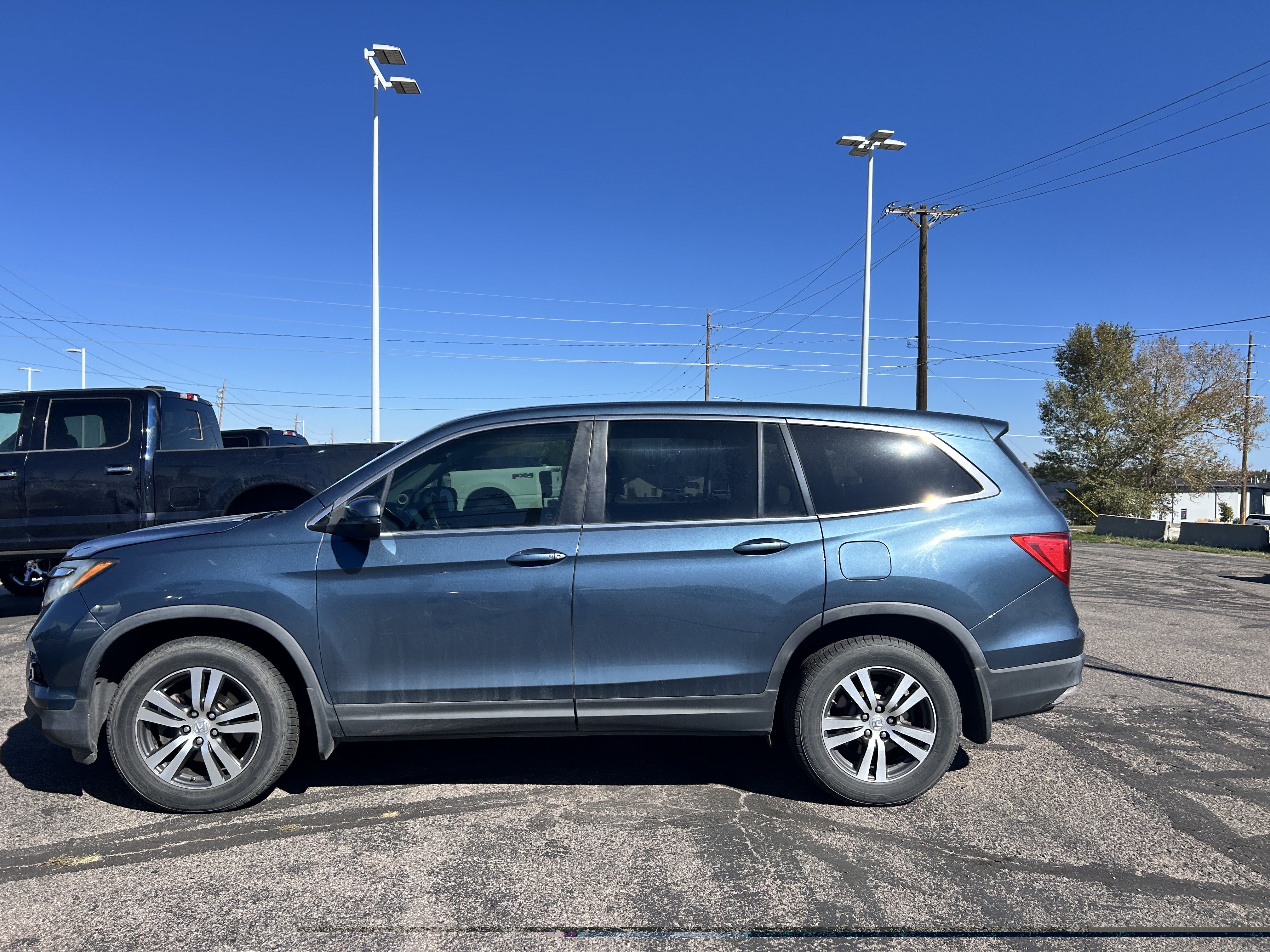 Used 2017 Honda Pilot EX-L image 2