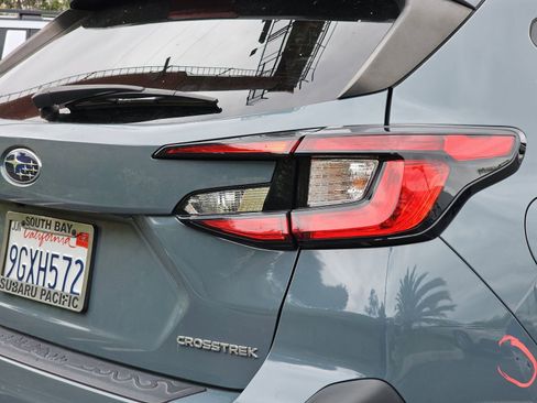 Used 2024 Subaru Crosstrek 2.0i Premium image 11